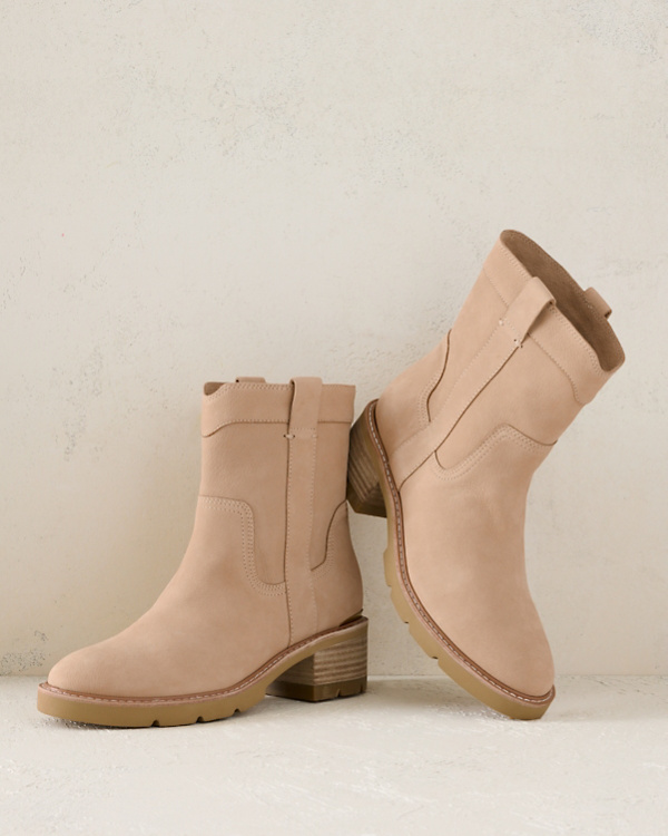 Donald Pliner Endra Boots