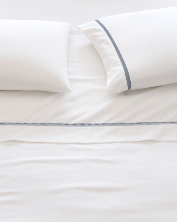 Embroidered Wrinkle-Resistant Sateen Sheets