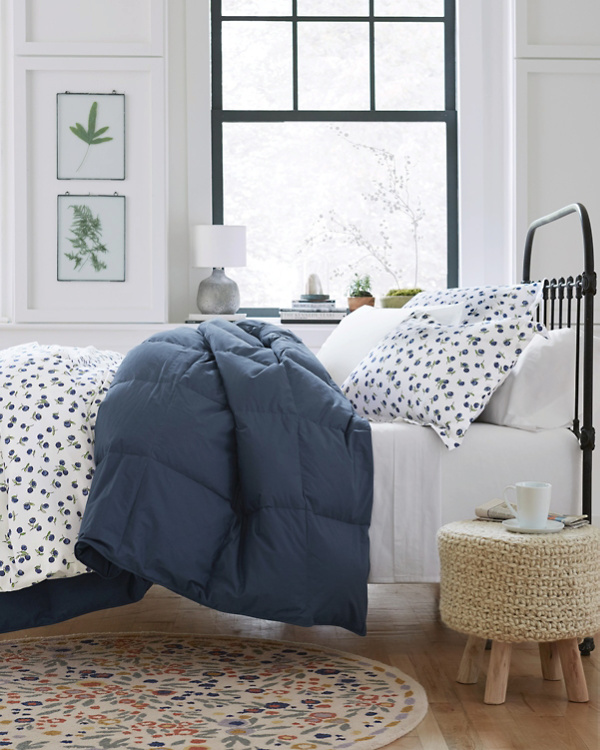 3752-Essential-Down-Alternative-Comforter-3.jpg Essential Down-Alternative Comforter